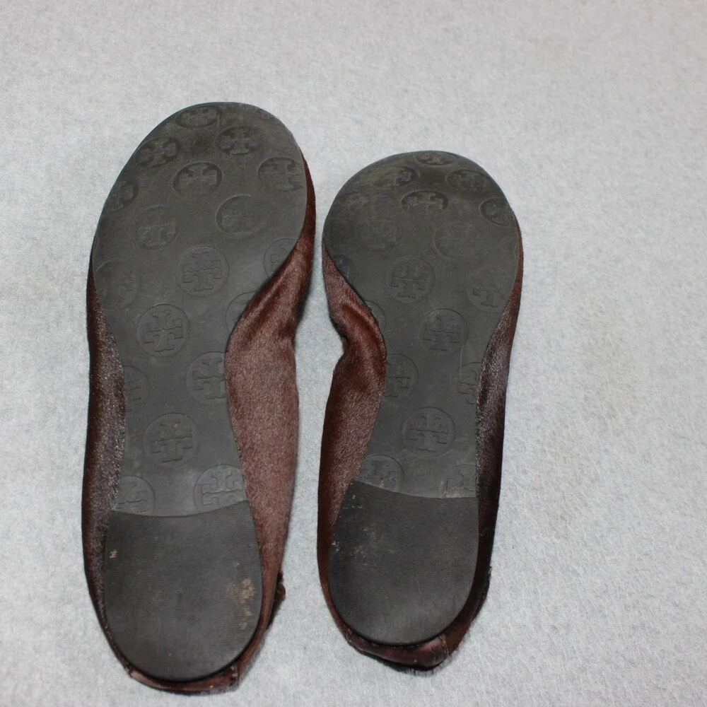 Tory Burch Ballet Flats Womens Size 5.5 Brown Calf Hair Gold Tasseled Flat Logo